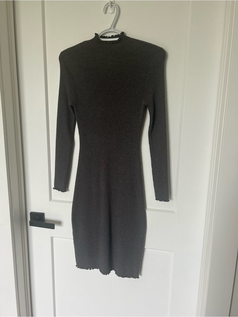 Ribbed Long Sleeve Knit Dress with Lettuce-edge Seams
